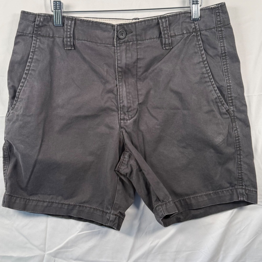 Old Navy Men 32 Lived-In Straight Chino Shorts Grey Panther Cotton Casual Summer